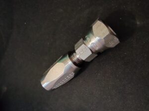 Reusable 1/4" BSP Swivel Female 60° Cone for SAE100 R7 High Pressure Hose complete with Ferrule
